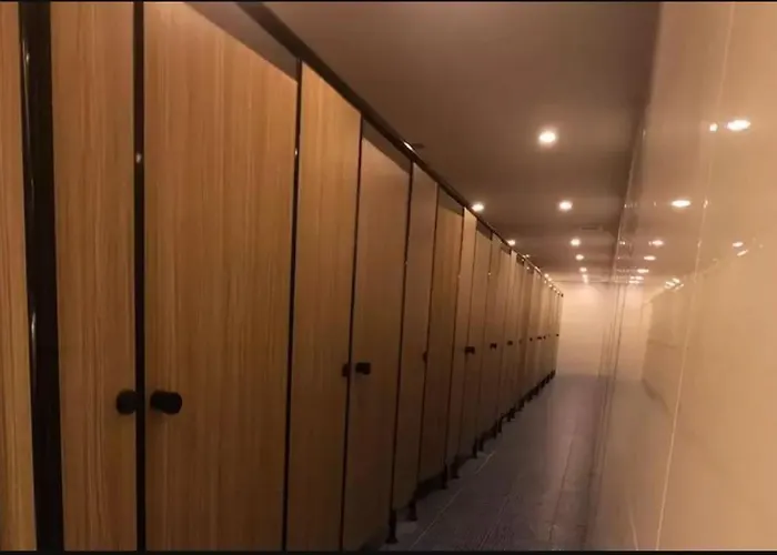 Oyo 627 88 Airport Lounge Hotel