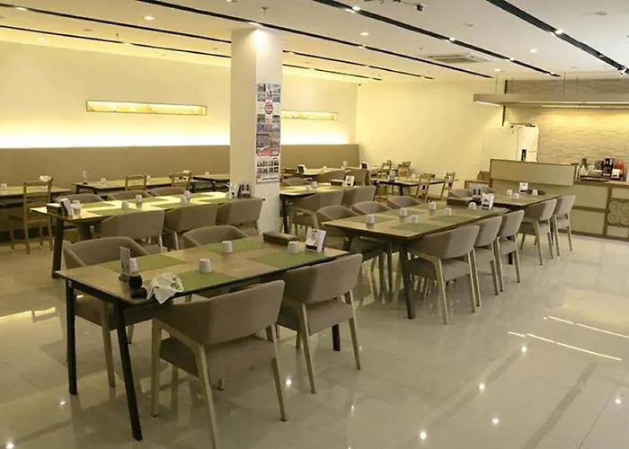Hotel Oyo 627 88 Airport Lounge 2*